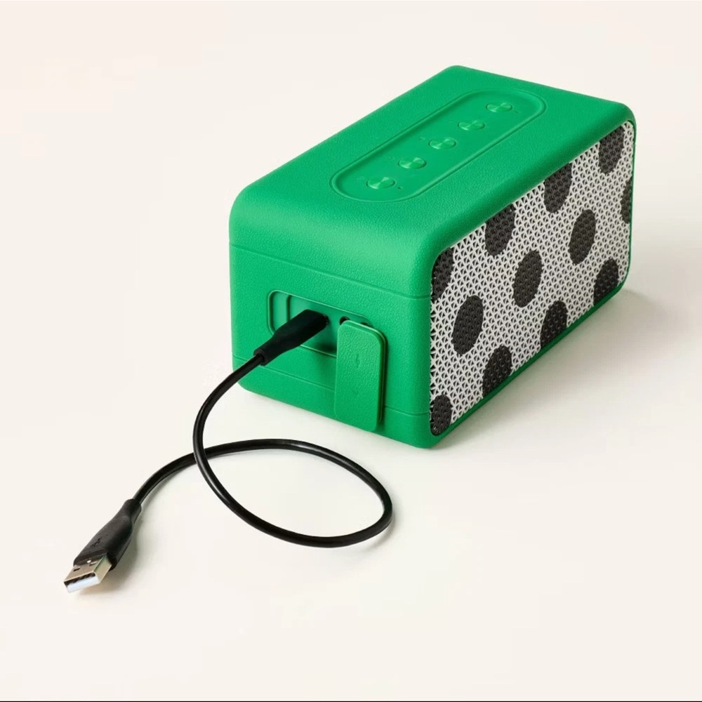 Kate Spade Green and Black Portable Bluetooth Speaker NWT
